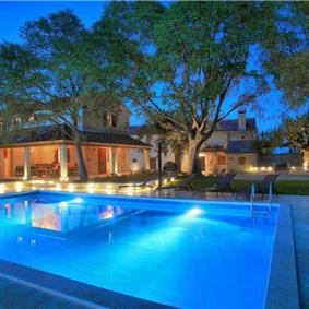 4 bedroom villa with pool near Svetvinčenat, Istria, sleeps 10
